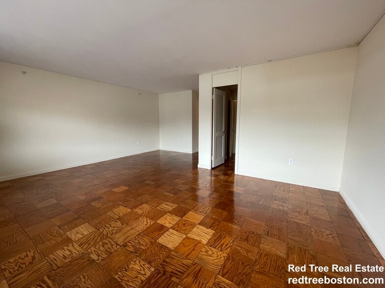 Building Photo - 101 Monmouth St