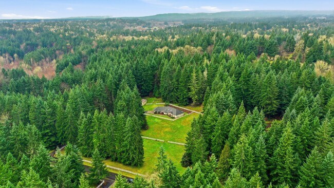 Building Photo - Move in ready! 3 bed, den, 2 bath rambler on 4.62 acres with pasture in Tumwater School District.