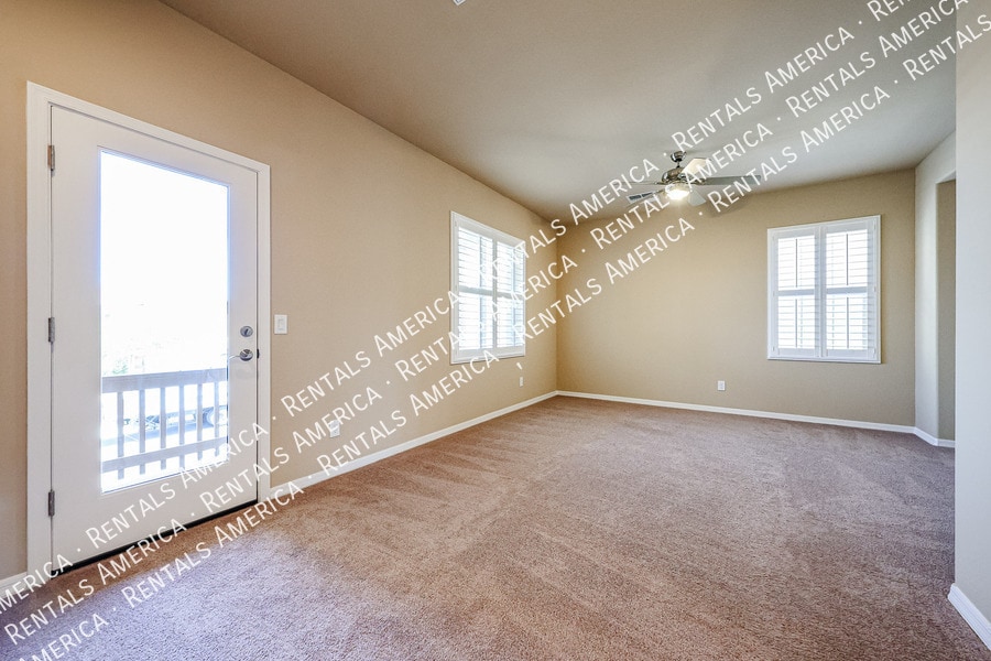 Building Photo - 3575 S Jasmine Dr