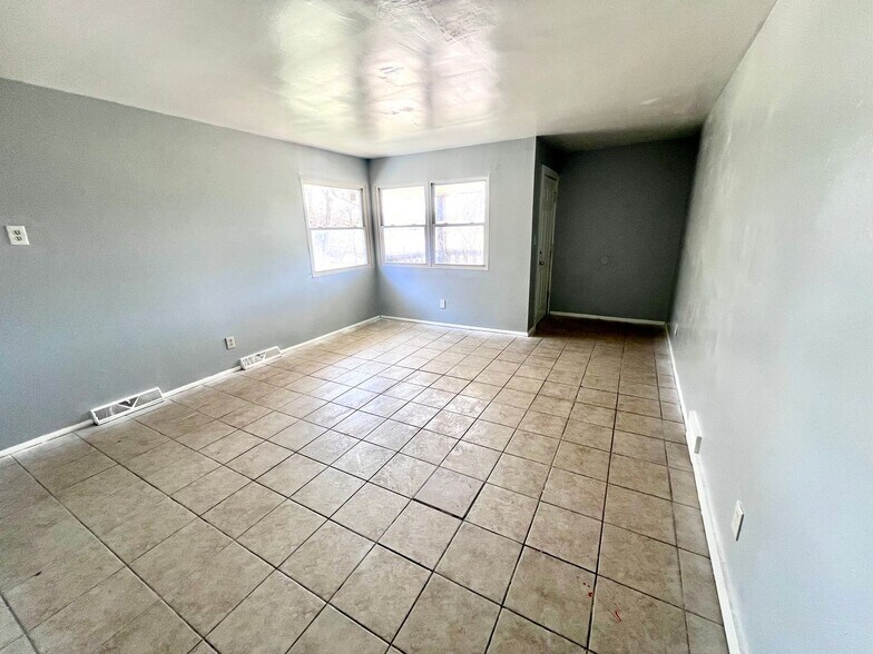 Building Photo - 5750 N 65th St