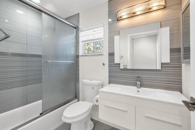 Building Photo - 1015 Thistle Creek Ct