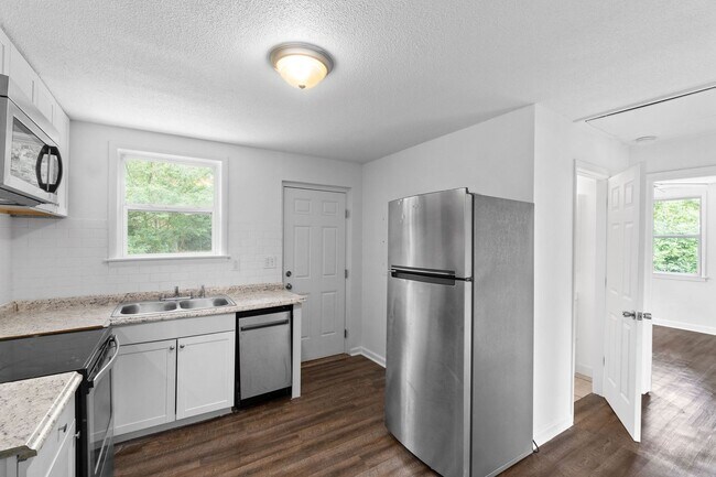 Building Photo - 706 Britton Springs Rd