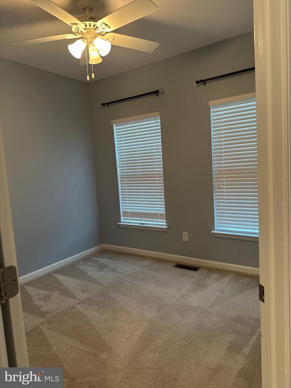 Building Photo - 9075 Alexander Way