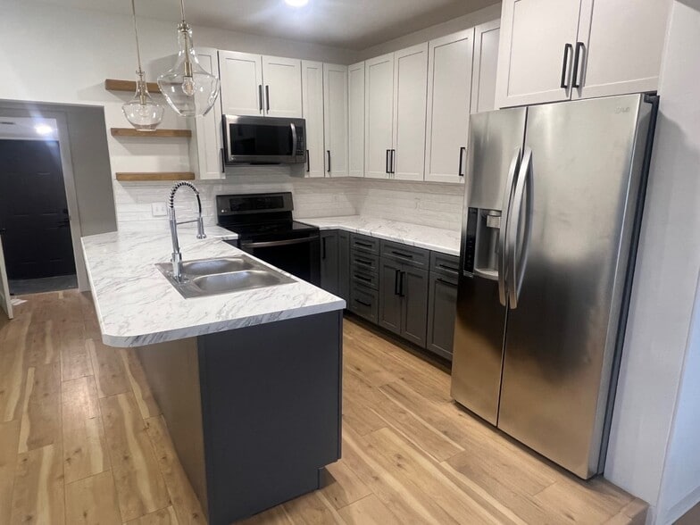 Kitchen - 411 S Dakota St