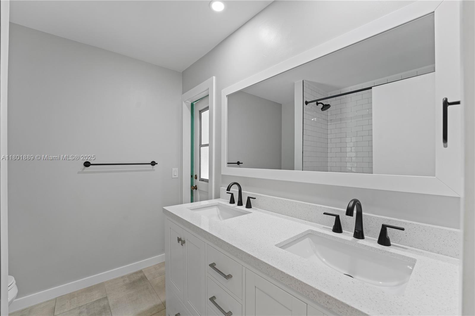Building Photo - 2911 SW 108th Way