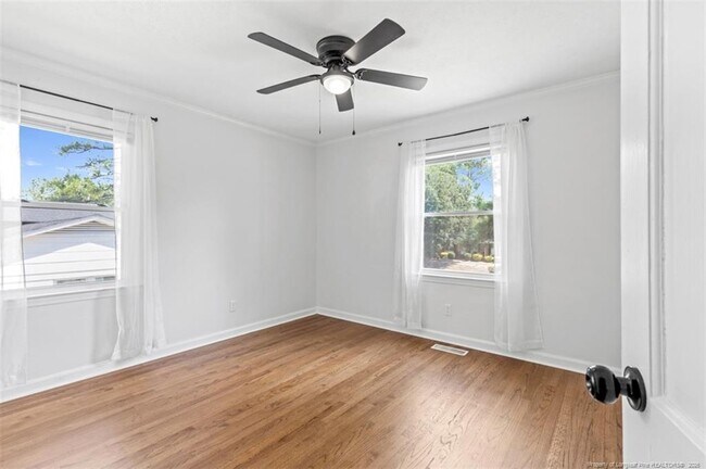 Building Photo - 2710 Fordham Dr