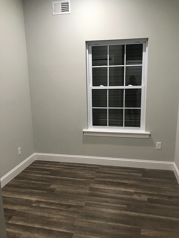 Building Photo - 372 Walnut St