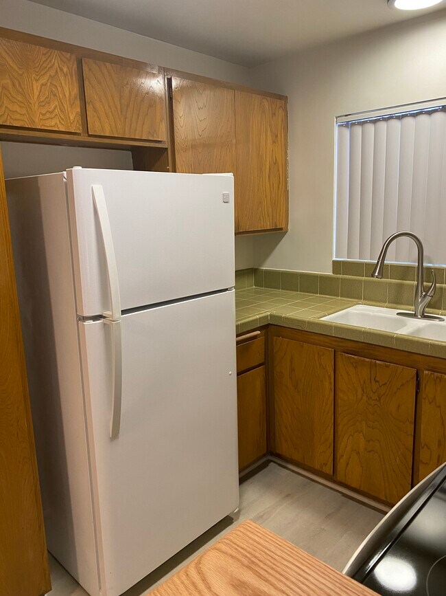 Kitchen - 5300 Fairview Blvd