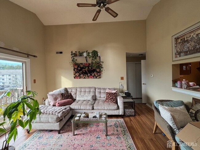 Building Photo - 1700 Ravens Crest Dr
