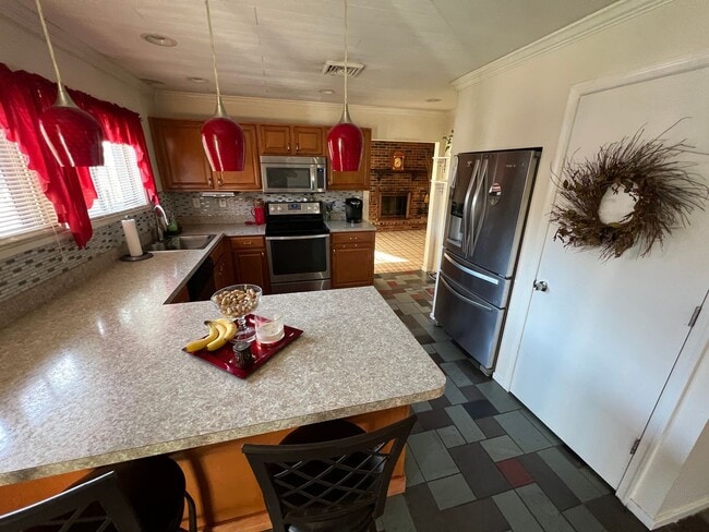 Building Photo - Beautiful Large 3 bedroom 2 bath in Levitt...