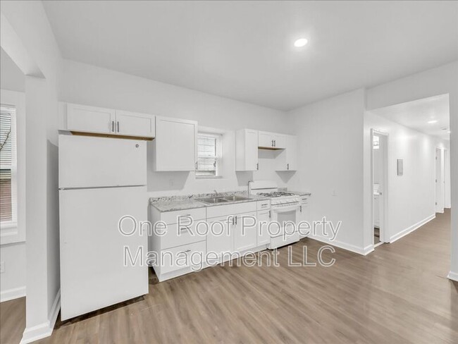 Building Photo - 324 N Hardesty