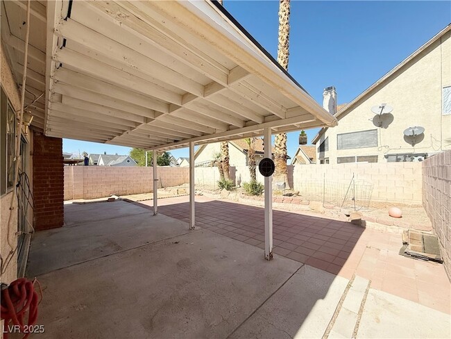 Building Photo - 6568 Gazelle Dr