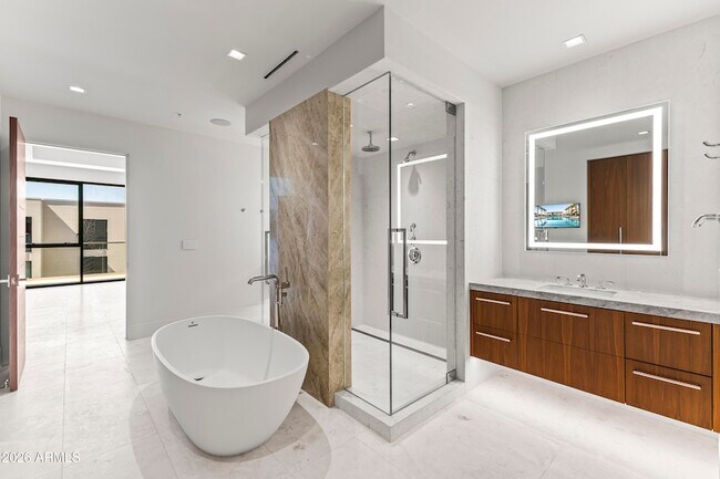 Building Photo - 6587 N Palmeraie Blvd