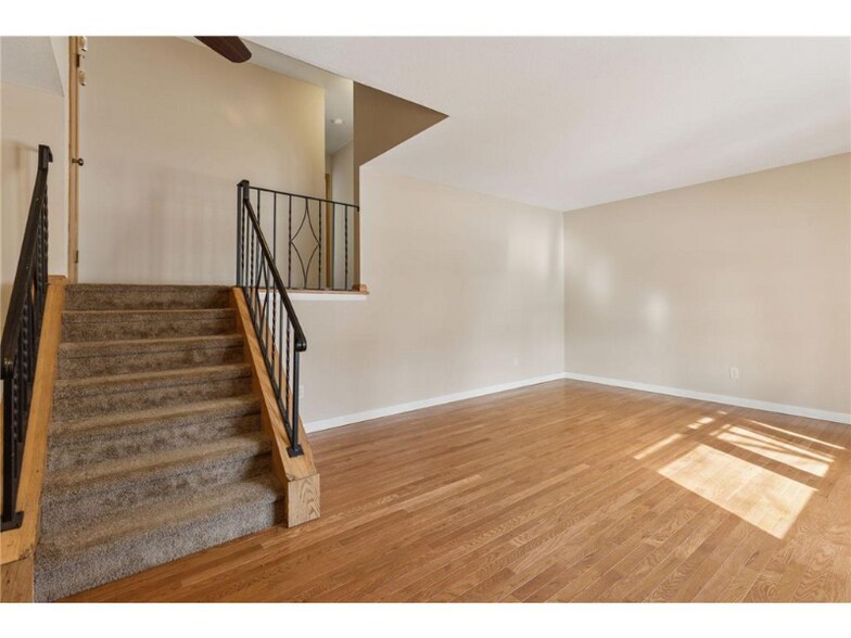 Building Photo - 1241 Circle Terrace Blvd NE