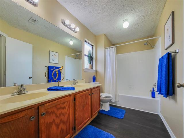 Building Photo - 823 Wyndham Pl