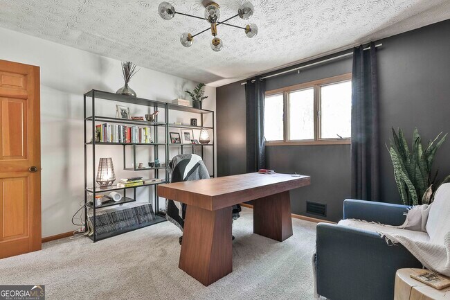 Building Photo - 115 Rolling Green