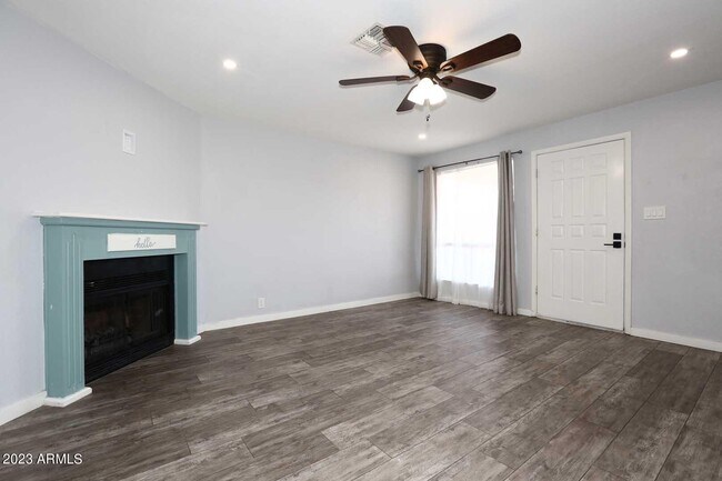 Building Photo - 522 W Blackhawk Dr