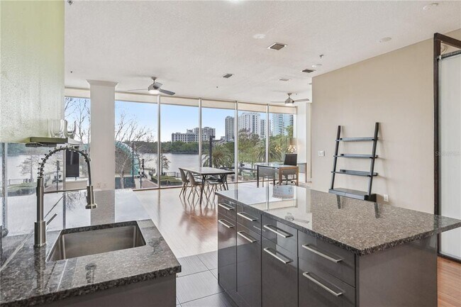 Building Photo - 151 E Washington St