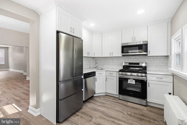 Building Photo - 2257 Ann St