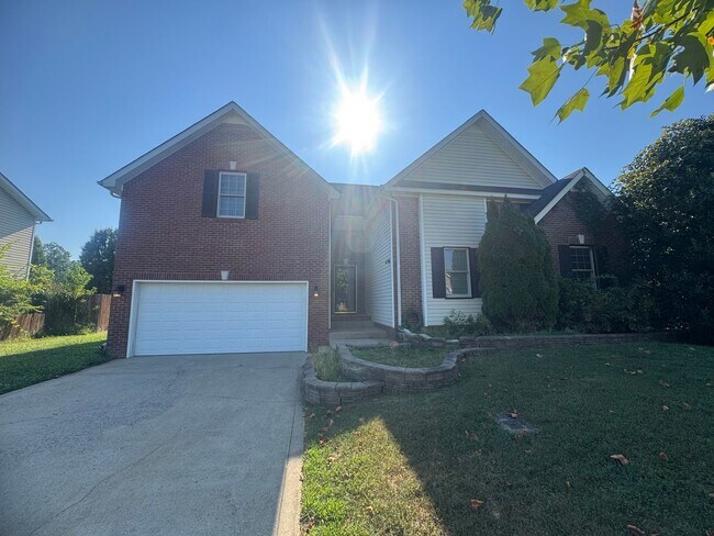 Building Photo - Single Family Home in Clarksville!