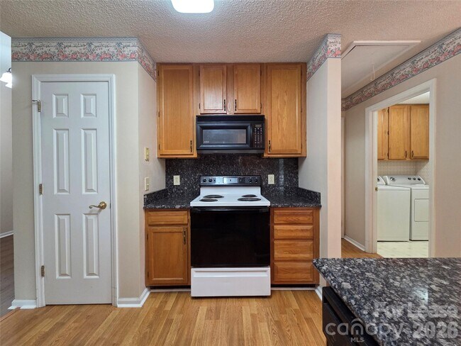 Building Photo - 1319 Mistletoe Ridge Pl NW