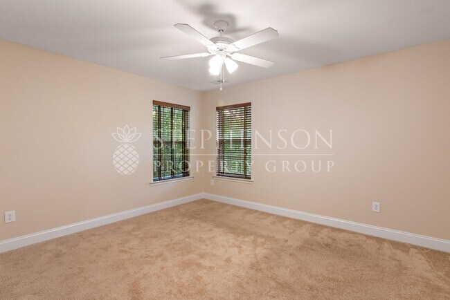 Building Photo - 405 Abbeydale Way