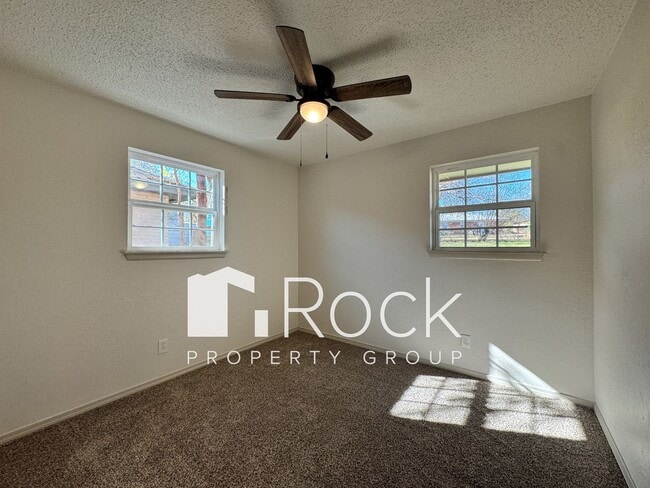 Building Photo - Beautifully Remodeled 3 Bed/1.5 Bath Home in Moore with 1-Car Garage