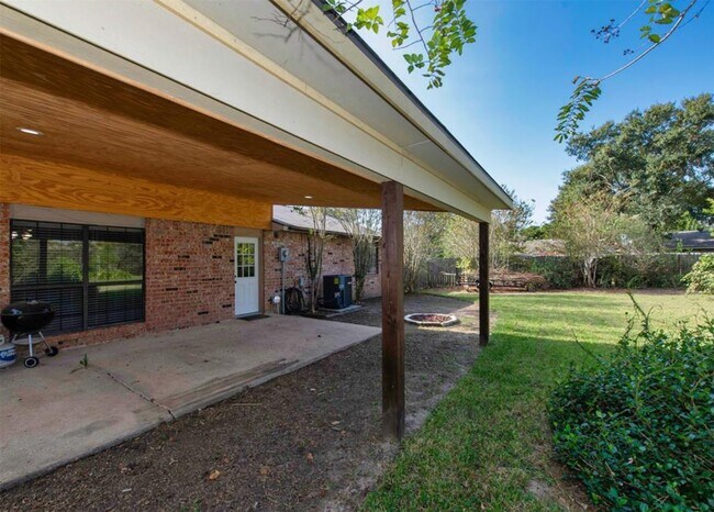 Building Photo - 17618 Autumn Trails Ln