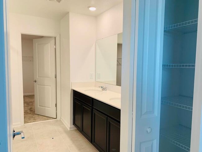 Building Photo - 843 Grant St