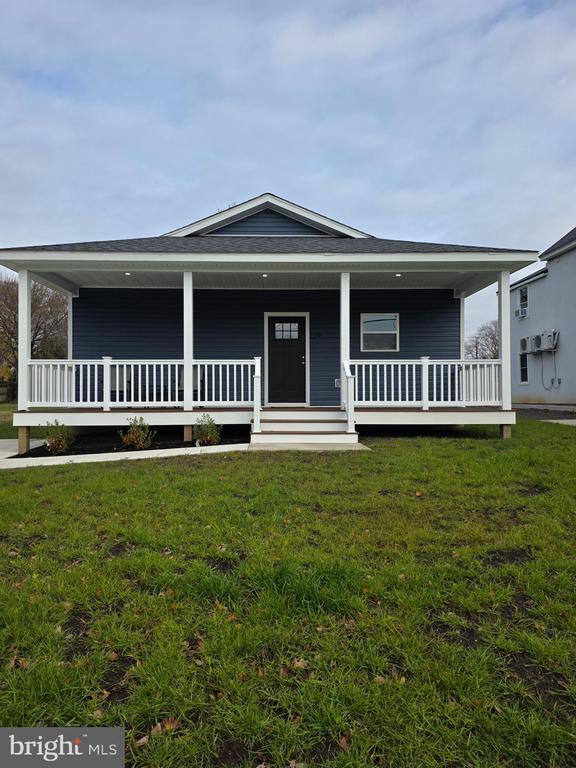 Building Photo - 129 Roosevelt Ave