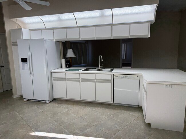 Building Photo - 486 Chamber St NW