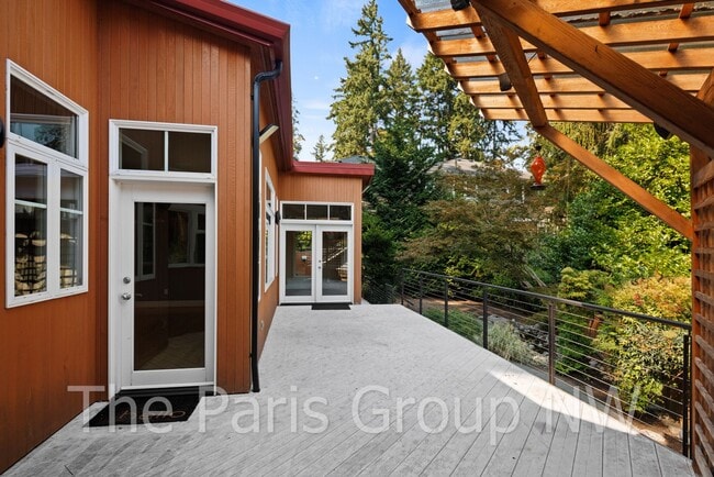 Building Photo - Extraordinary Custom Enatai Home *4min to DT Bellevue *High End Finishes * Central AC *EV Charger