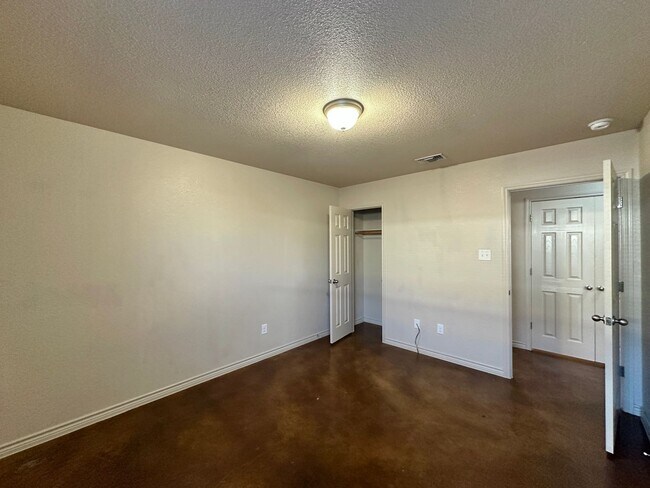 Building Photo - 1605 Powder River Dr
