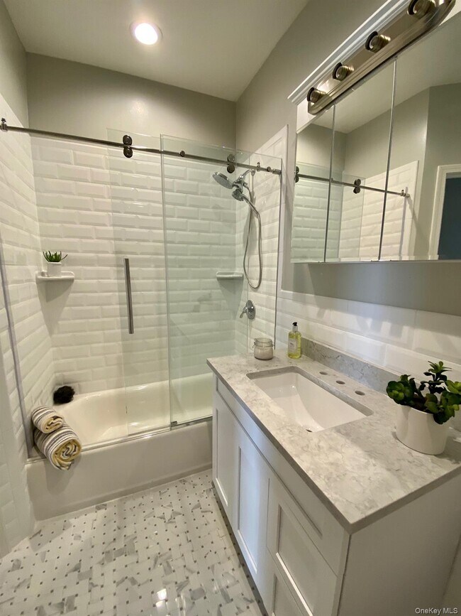 Building Photo - 311 Charles Pond Dr