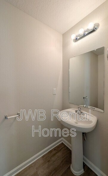 Building Photo - 7804 Playschool Ln