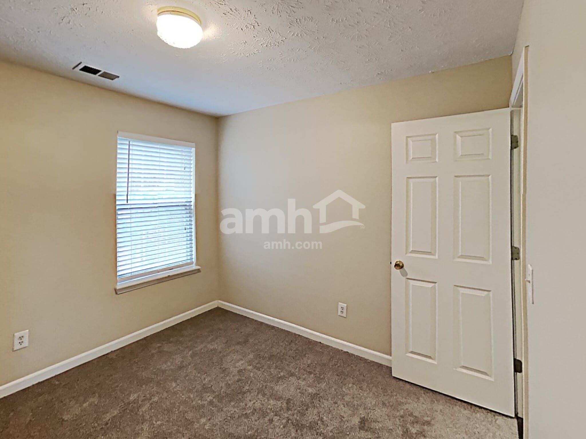 Building Photo - 4865 Lake Park Ln