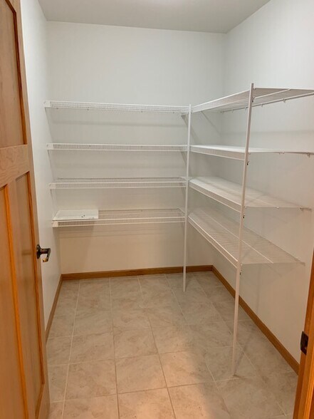 Building Photo - 3636 Calvert Rd