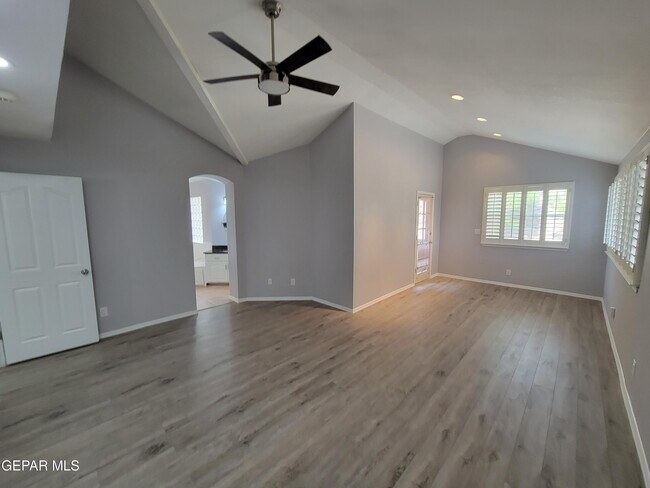 Building Photo - 1404 Black Ridge Dr