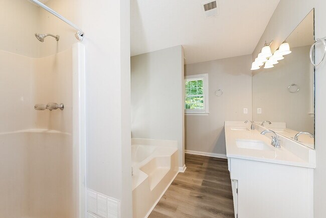 Building Photo - 3091 Ashbury Ln