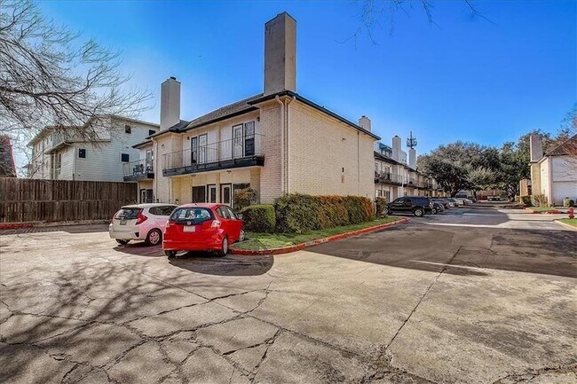 Building Photo - 1307 Kinney Ave
