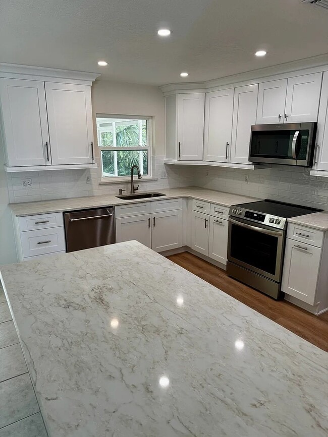 Building Photo - 2236 Northland Rd