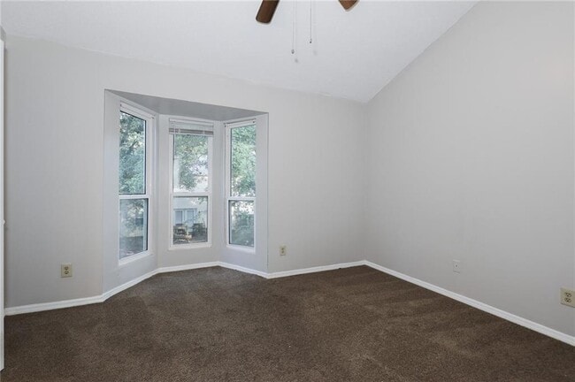Building Photo - 3795 London Dr
