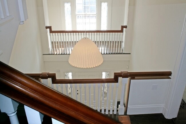 Building Photo - 17 Farrar St