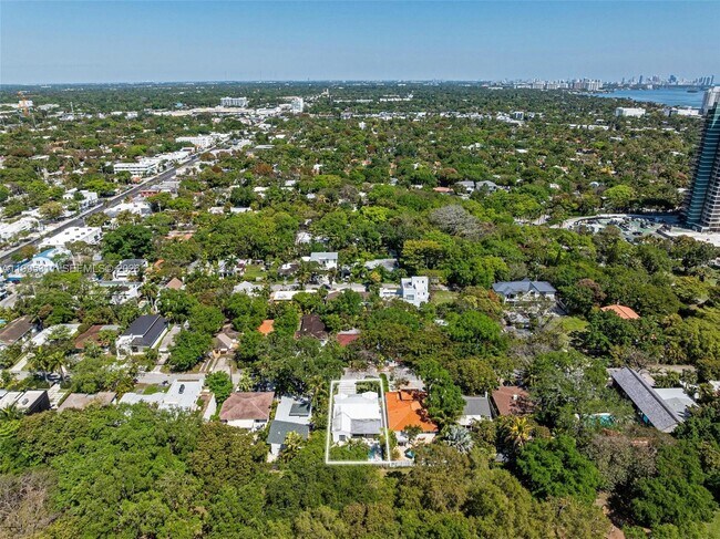 Building Photo - 696 NE 67th St