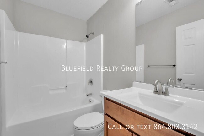 Building Photo - 106 Pine Needle Rd
