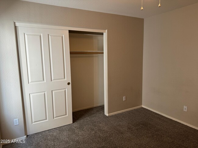 Building Photo - 13933 W Port Royale Ln