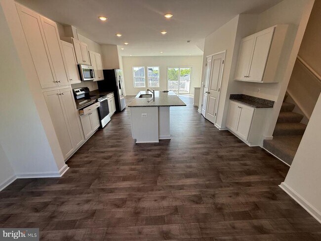 Building Photo - 36106 Wilderness Shores Way