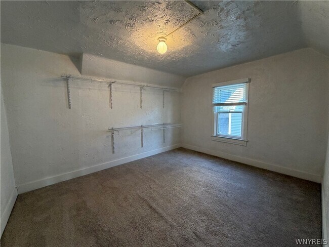 Building Photo - 193 Norwood Ave