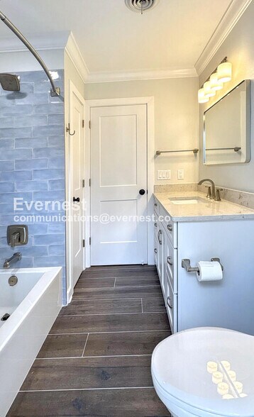 Building Photo - 111 Carlyle Dr