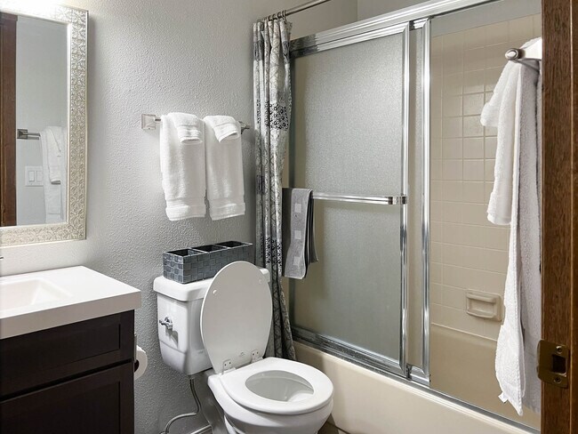 Building Photo - 4764 Mills Dr